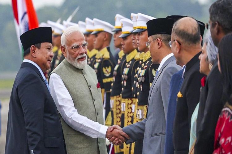 Prime Minister Modi arrives in Indonesia to further strengthen India's 'Act East Policy'