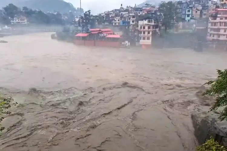 IMD warns of heavy to very heavy rain in four Himachal districts, issues public advisory