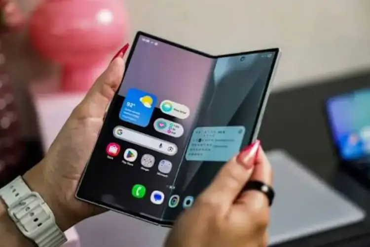 Samsung to hike foldable phone price amid AI chip shortage