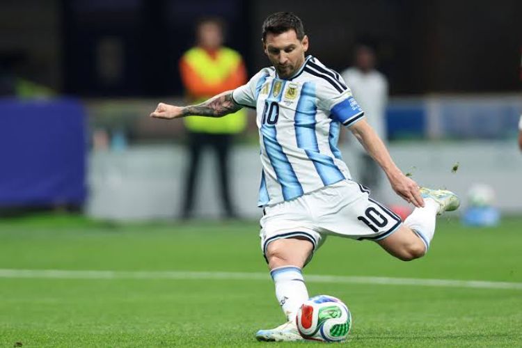 Messi scores eighth World Cup goal, leads Golden Boot race