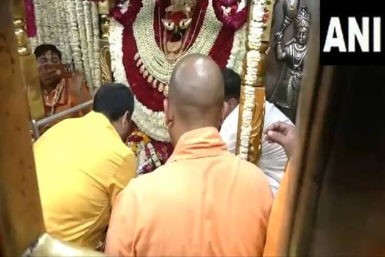 Chief Minister Adityanath offered prayers at the Maa Vindhyavasini temple.