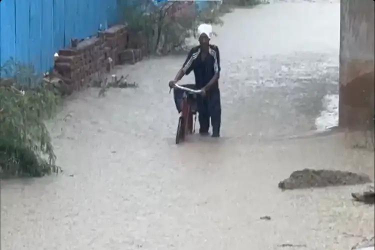 Delhi-NCR receives heavy monsoon rain: Severe waterlogging hits Noida and Ghaziabad; CM Gupta orders high alert