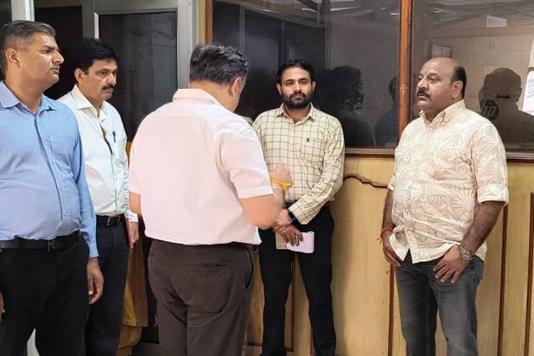 Surprise inspection of health building, review of monitoring system