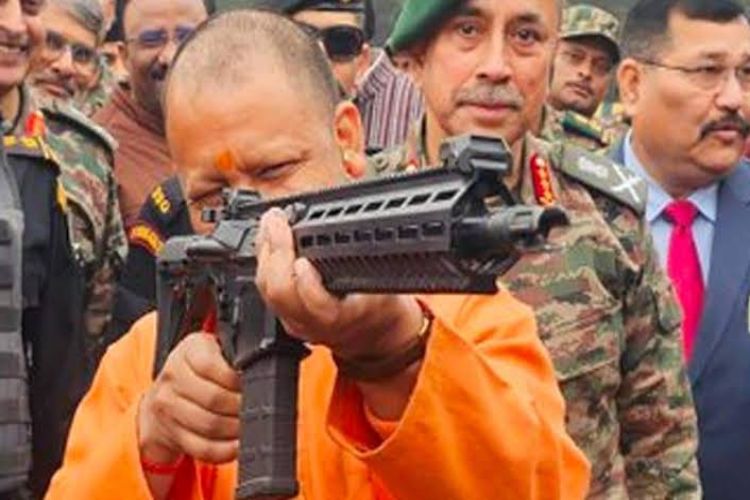 SP and Congress gave guns to Bundelkhand youth, we changed the picture: Adityanath