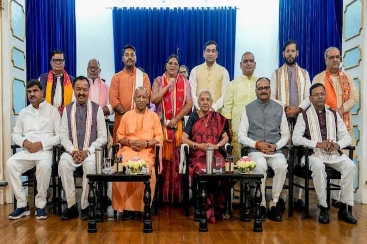 Many leaders of Uttar Pradesh including Yogi Adityanath 