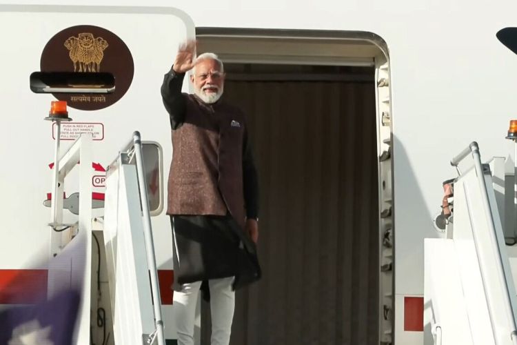 PM Modi reaches New Zealand on the last leg of his three-nation tour
