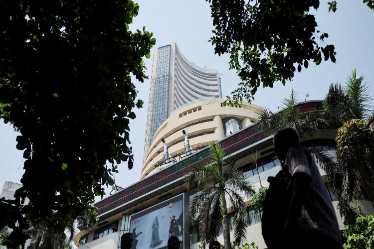 Stock market closed higher for the second consecutive day, Sensex jumped 828 points