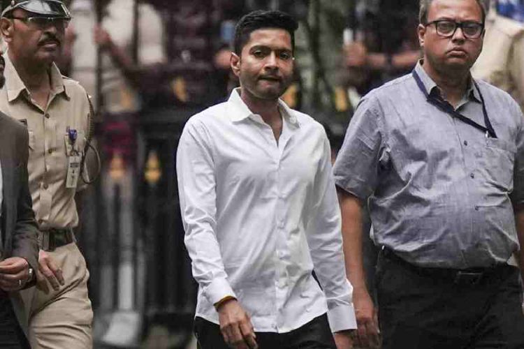 Two Kolkata Police Deputy Commissioners suspended for posting 'controversial' content on social media