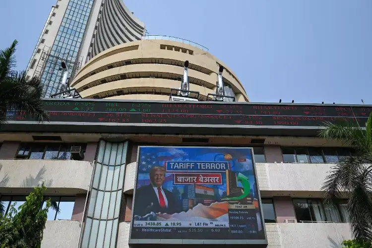 Sensex falls 670 points, Nifty slips as US-Iran tensions and rising oil prices weigh on markets