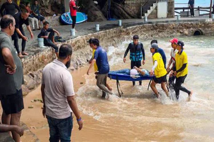 if medical help had been provided on time: Vietnam boat accident victims