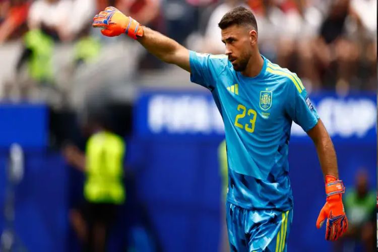 Spain goalkeeper Unai Simeone keeps another clean sheet