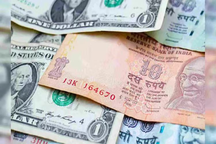 रुपया 16 पैसे घटकर 96.32 प्रति डॉलर पर