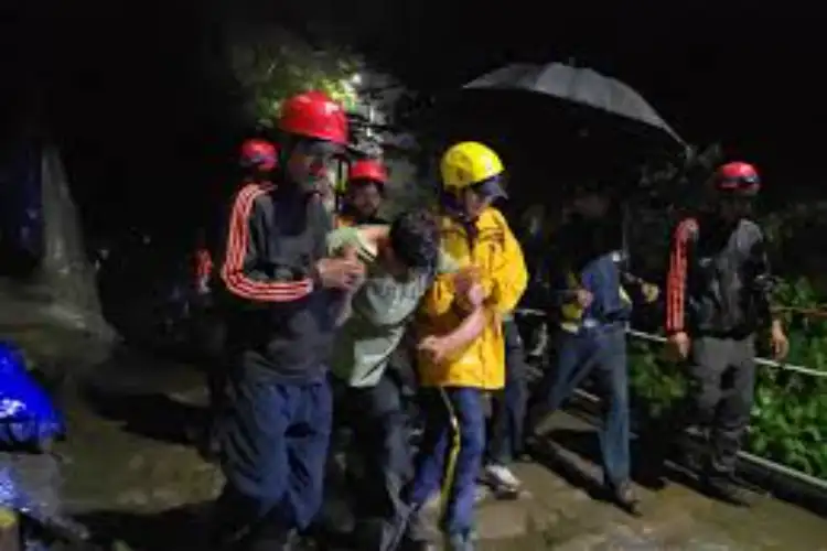 SDRF Uttarakhand successfully rescues youth from Kedarnath gorge