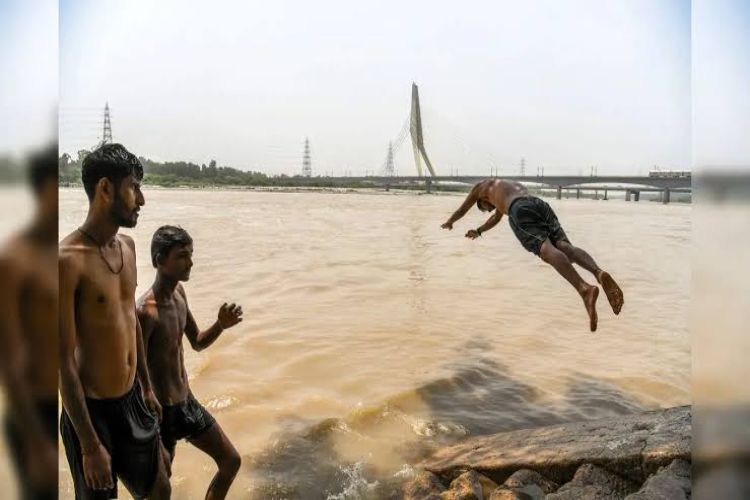 Even during the monsoon, not enough water is being released into the Yamuna