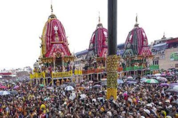 Bengal: Shubhendu takes part in Rath Yatra amid heavy rain