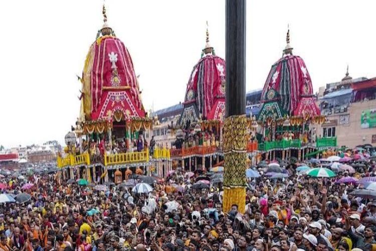 Rath Yatra: Chariot pulling process resumes in Puri amid chants of 'Jai Jagannath'