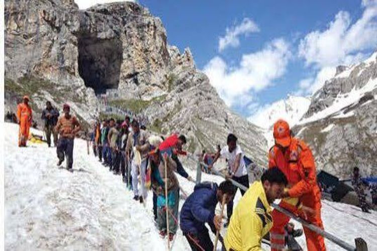 16th batch of over 4,600 pilgrims leaves Jammu for Amarnath cave shrine