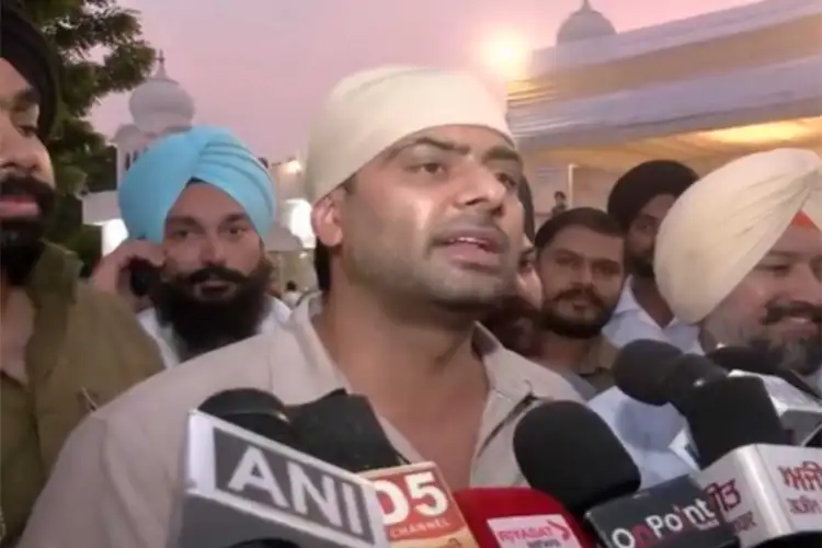 Mankirt Aulakh backs Diljit Dosanjh's 'Satluj', says 