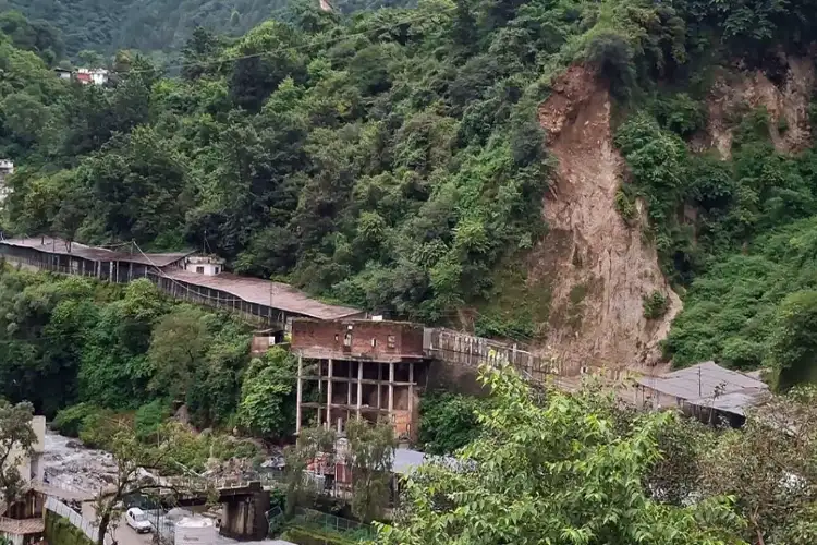 Vaishno Devi yatra remains suspended for second consecutive day amid heavy rains