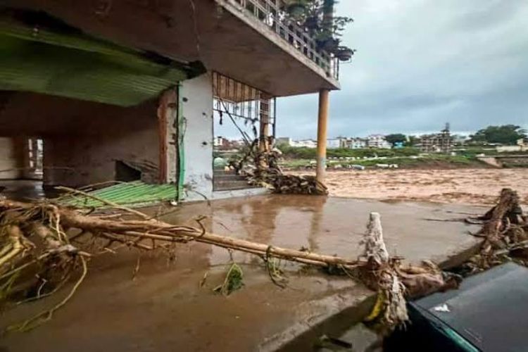 Jammu and Kashmir: Rains resume again, slowing down rescue operations in Poonch-Rajouri