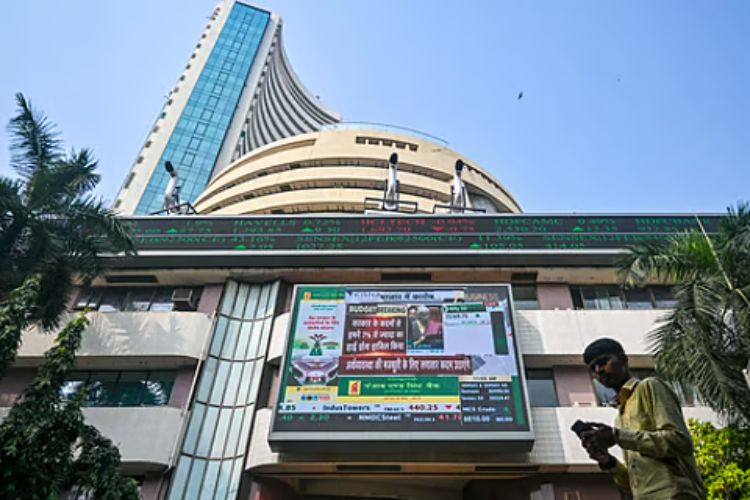 Stock markets fall in early trade on rise in crude oil prices