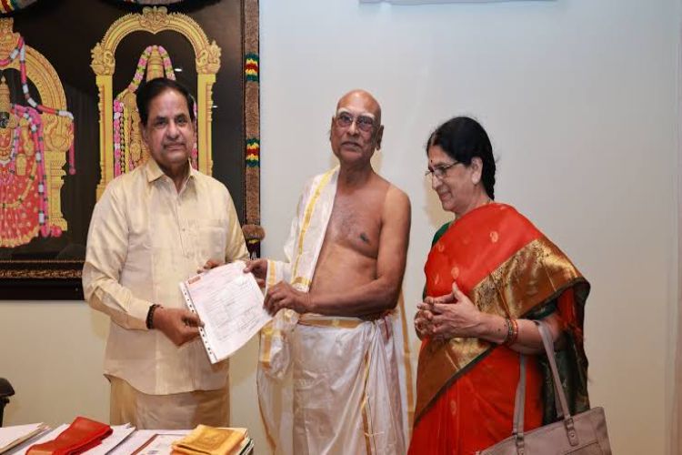 Andhra Pradesh: Devotee donates Rs 1 crore to TTD's Sri Venkateswara Vidyadana Trust