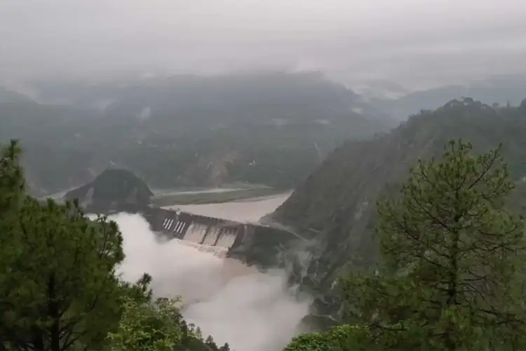 All gates of the Salal dam on Chenab river opened amid heavy rain in Reasi