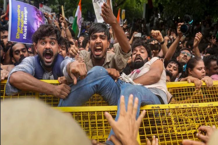 Legislative Assembly premises against police action on protesters in Delhi