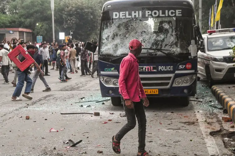 Delhi Police registers over 9 FIRs after attack on RAF jawan during CJP protest
