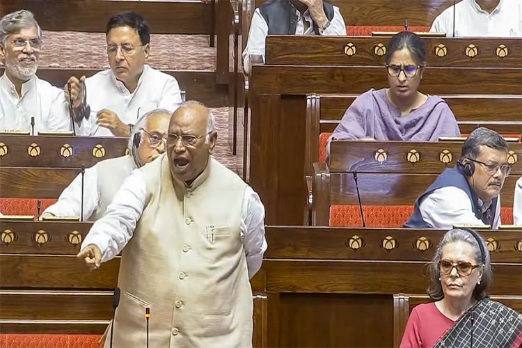 Lok Sabha: Proceedings adjourned till 2 pm due to uproar, government ready to discuss NEET paper leak