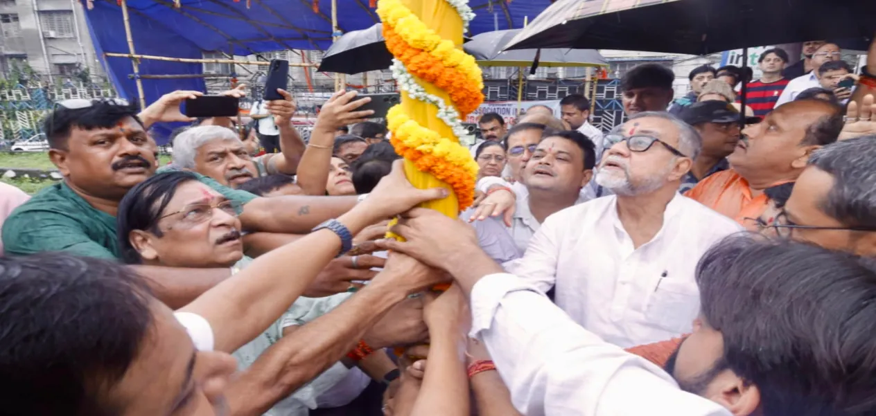 Durgotsav began with 'Khuti Puja' at Mohammad Ali Park.