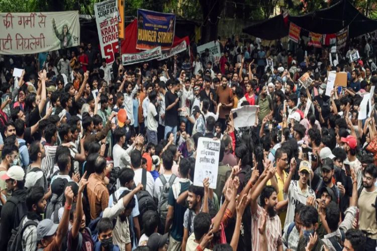 The court sought responses from the Centre and the police on petitions alleging use of force.