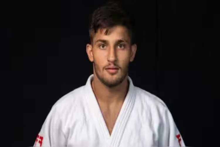 Arun Kumar out of Commonwealth Games after failing dope test.