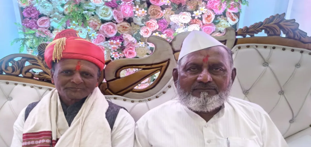 Mubarak Shaikh recites Mangalashtak; message of brotherhood resonates.