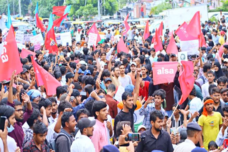 Left wing student organisations protest in support of Bihar bandh