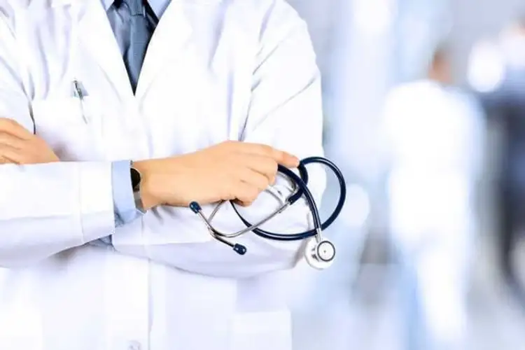Himachal CM directs one-year internship for foreign MBBS graduates