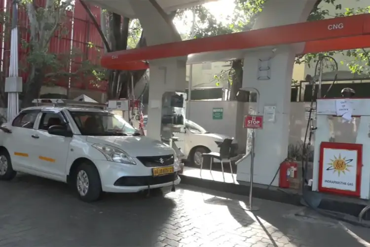 CNG and LNG penetration in CV industry projected to reach 30-35% by FY30: ICRA