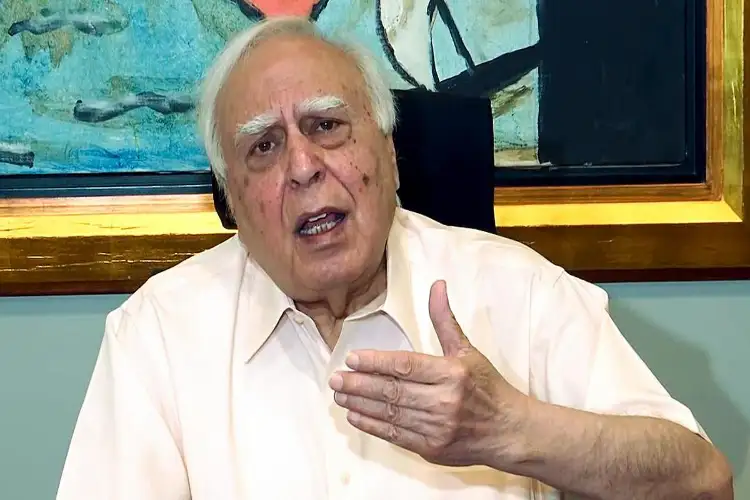 SC notice to Centre on Kapil Sibal's plea on interpretation of anti-defection law