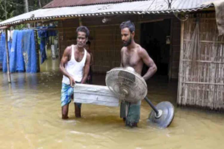 Assam: Flood situation improves, yet 4.45 lakh people affected