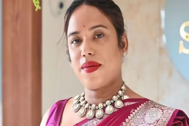  makup artist Janmoni for her comments on Prime Minister Modi.