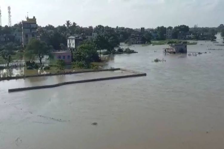 Flood situation grim in northern Odisha, 1.25 lakh people affected