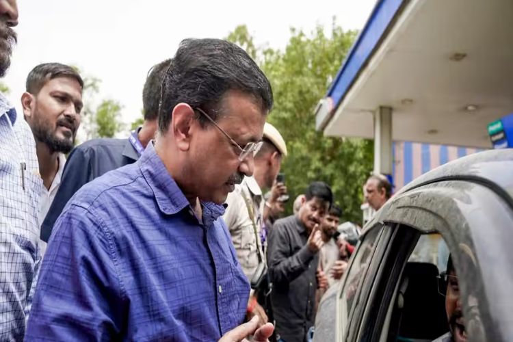 Kejriwal expressed concern over the use of E20 fuel in old vehicles.
