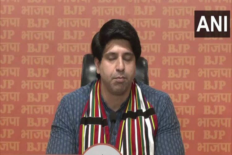 Speculation about Shehzad Poonawala leaving the party intensifies after he removes BJP name from his 'X' bio.