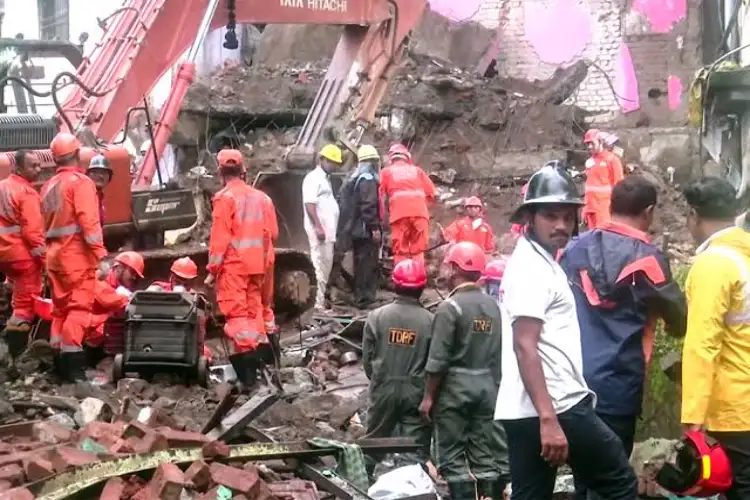 Bhiwandi building collapse: PM Modi announces Rs 2 lakh ex gratia for victims' kin