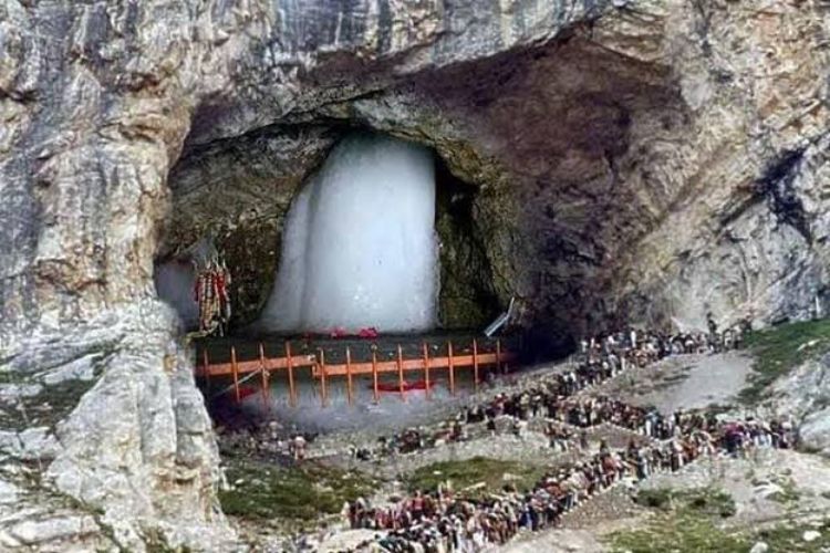 Rains suspend Amarnath Yatra from Jammu, impact highway restoration work