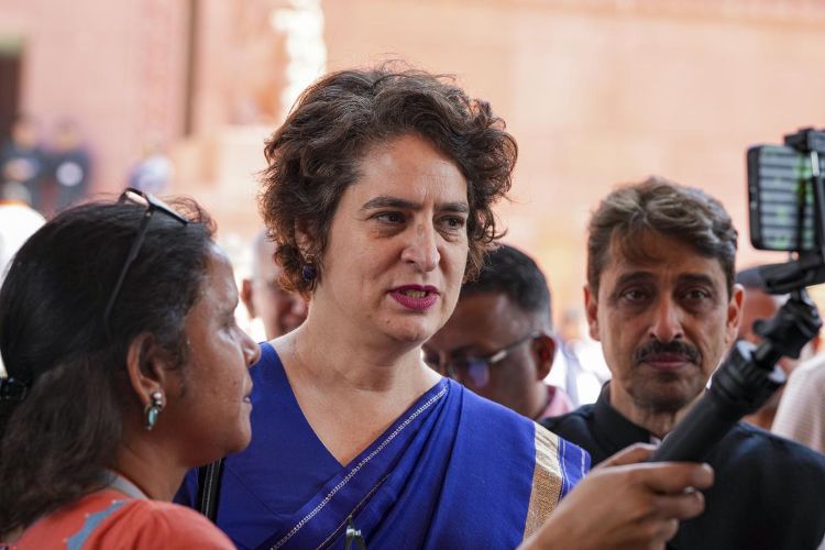 Killing of labourers in Kulgam is an act of anti-humanity: Priyanka