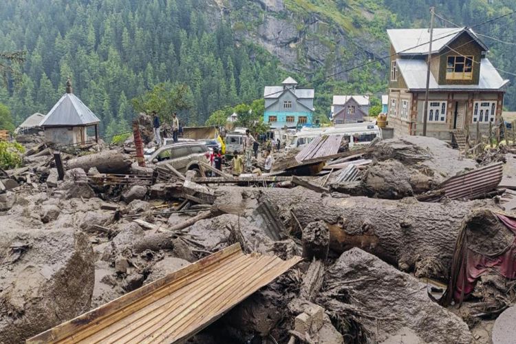 Jammu and Kashmir: Cloudburst causes flooding in Chhatru