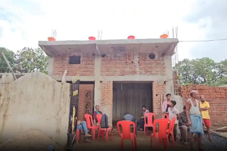 Kin of Chhattisgarh labourer killed in Kulgam terror attack seeks aid, safe return of mortal remains