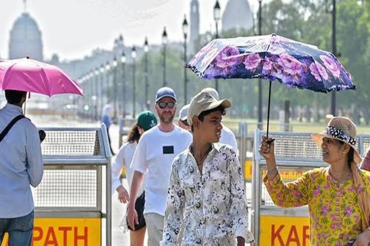 Delhi experiences warm morning, air quality 'satisfactory'
