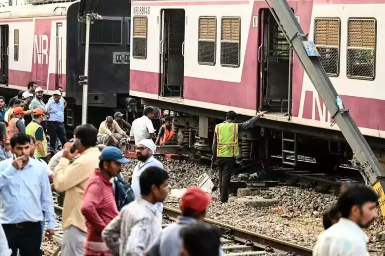 Delhi: Young man, woman from UP killed after being hit by train near Nizamuddin station